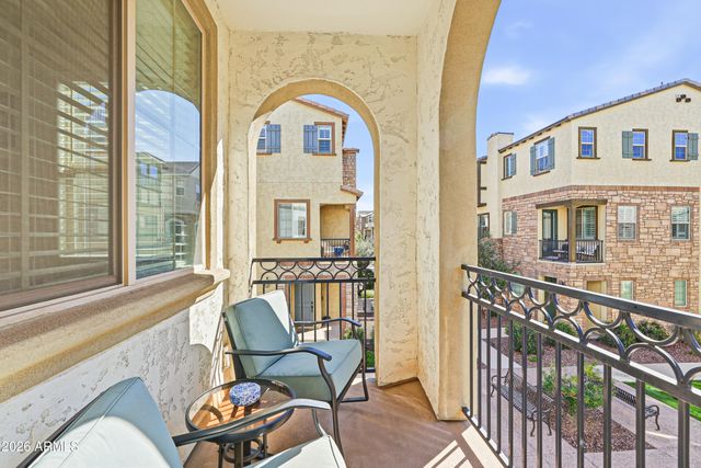 1677 E BRIDGEPORT Parkway, Gilbert, AZ 85295