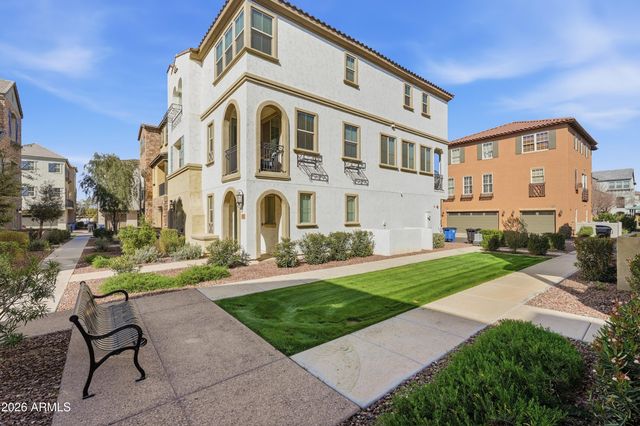 1677 E BRIDGEPORT Parkway, Gilbert, AZ 85295