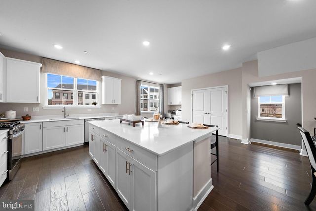 125 LOIS SERUBY, Titusville, NJ 08560