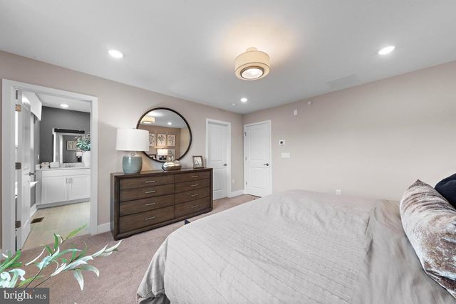 125 LOIS SERUBY, Titusville, NJ 08560