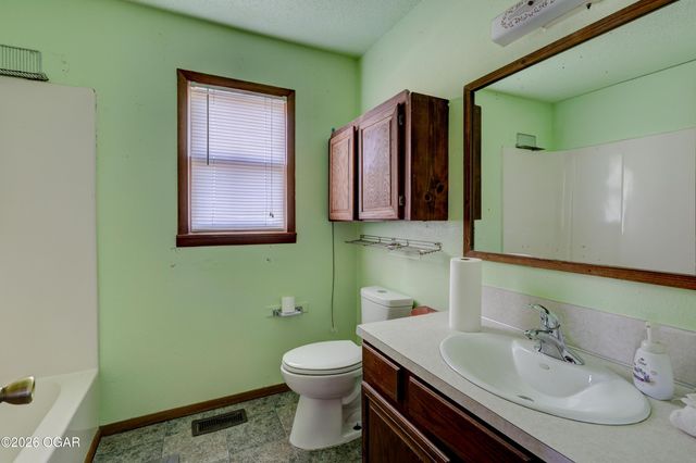 106 Greenfield Circle, Seneca, MO 64865