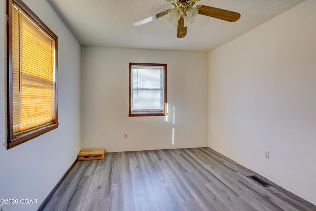 106 Greenfield Circle, Seneca, MO 64865