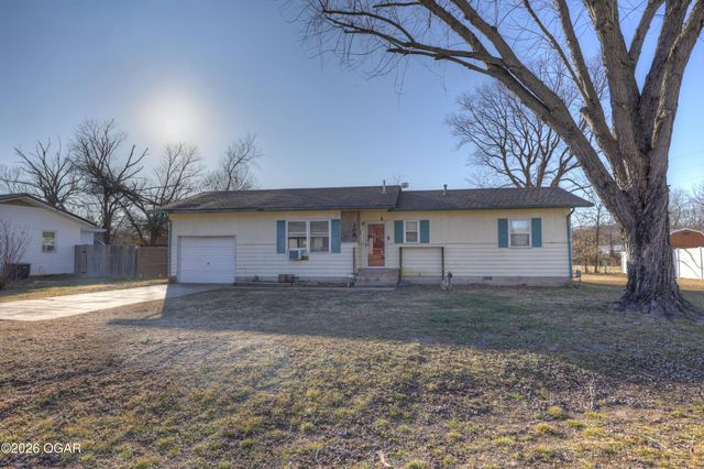 106 Greenfield Circle, Seneca, MO 64865