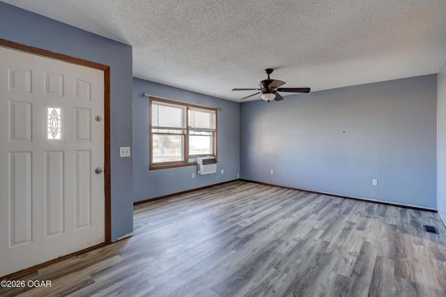 106 Greenfield Circle, Seneca, MO 64865