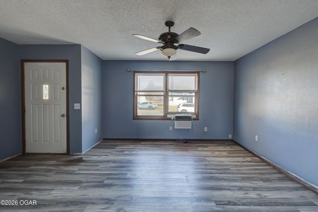 106 Greenfield Circle, Seneca, MO 64865