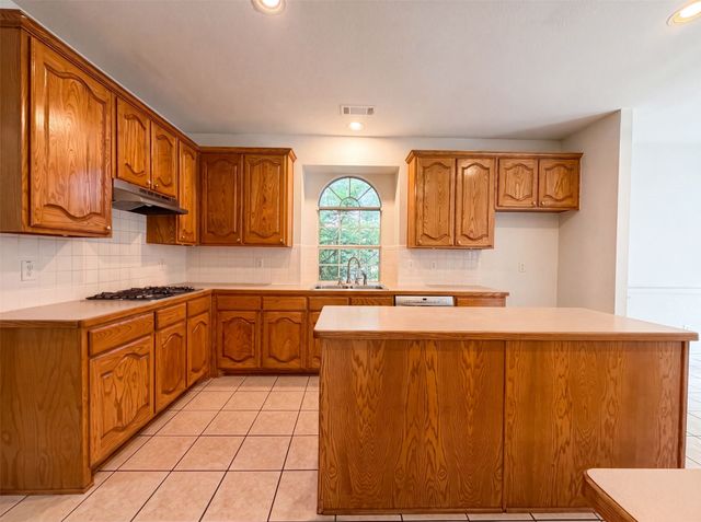 3014 Saint Amanda Drive, Mansfield, TX 76063