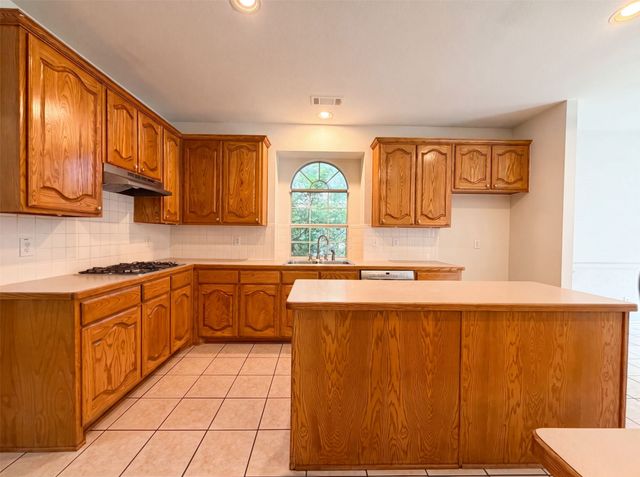 3014 Saint Amanda Drive, Mansfield, TX 76063