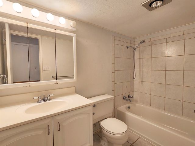 5400 Ragan Drive, The Colony, TX 75056
