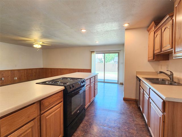 5400 Ragan Drive, The Colony, TX 75056