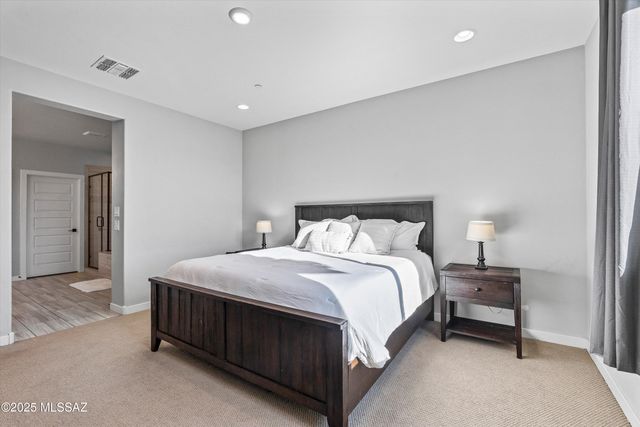 11162 S Golden Aspen Drive, Vail, AZ 85641