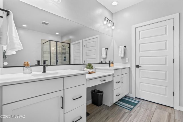 11162 S Golden Aspen Drive, Vail, AZ 85641