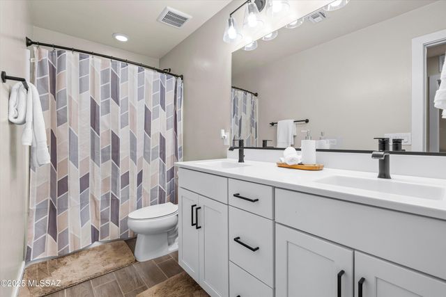 11162 S Golden Aspen Drive, Vail, AZ 85641