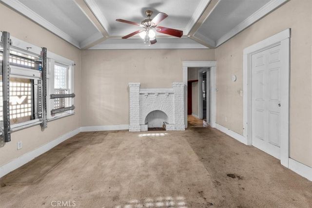 324 W 47th Place, Los Angeles, CA 90037