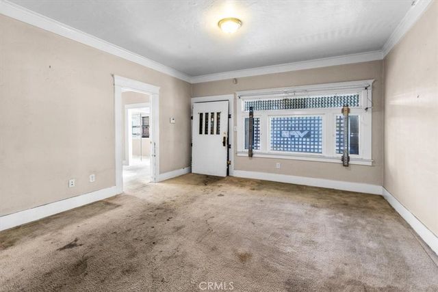 324 W 47th Place, Los Angeles, CA 90037