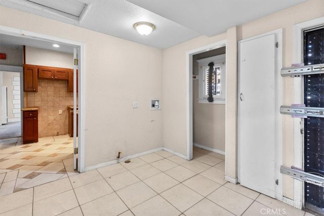 324 W 47th Place, Los Angeles, CA 90037