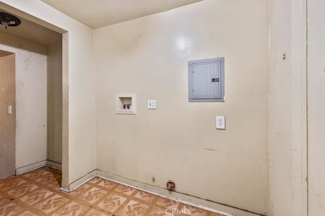 324 W 47th Place, Los Angeles, CA 90037