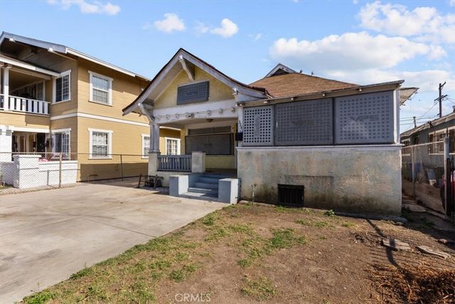 324 W 47th Place, Los Angeles, CA 90037