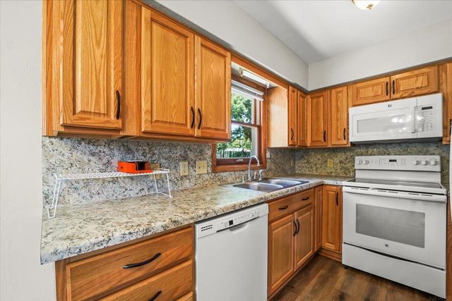 2708 Fairlane Avenue, Waterloo, IA 50702