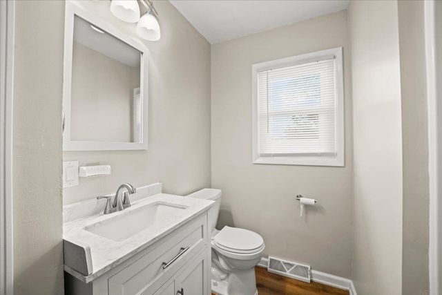 2708 Fairlane Avenue, Waterloo, IA 50702