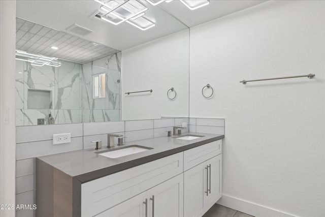 5402 N 82ND Place N, Scottsdale, AZ 85250