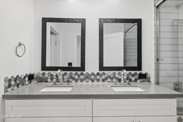 5402 N 82ND Place N, Scottsdale, AZ 85250