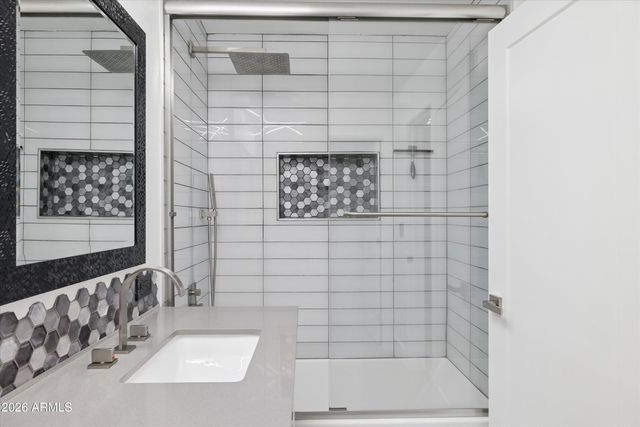 5402 N 82ND Place N, Scottsdale, AZ 85250