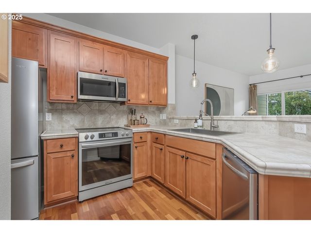 3565 SUMMERLINN Dr, West Linn, OR 97068