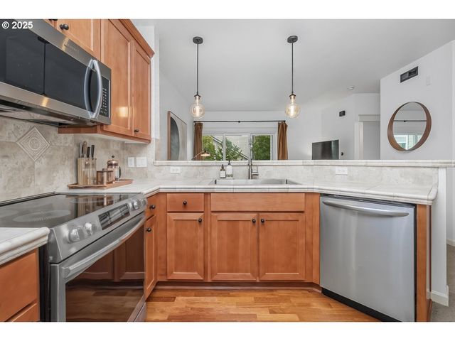 3565 SUMMERLINN Dr, West Linn, OR 97068
