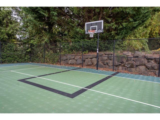 3565 SUMMERLINN Dr, West Linn, OR 97068
