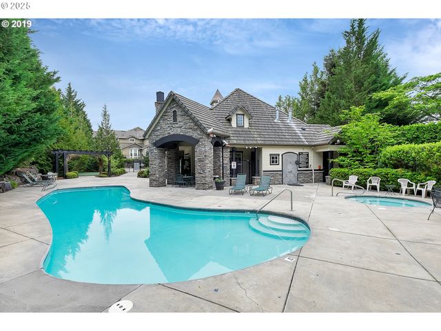 3565 SUMMERLINN Dr, West Linn, OR 97068