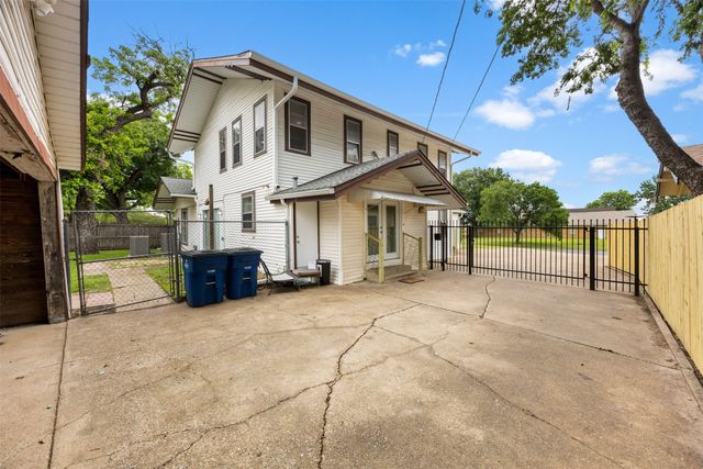 401 N Dallas Street, Ennis, TX 75119