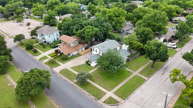 401 N Dallas Street, Ennis, TX 75119