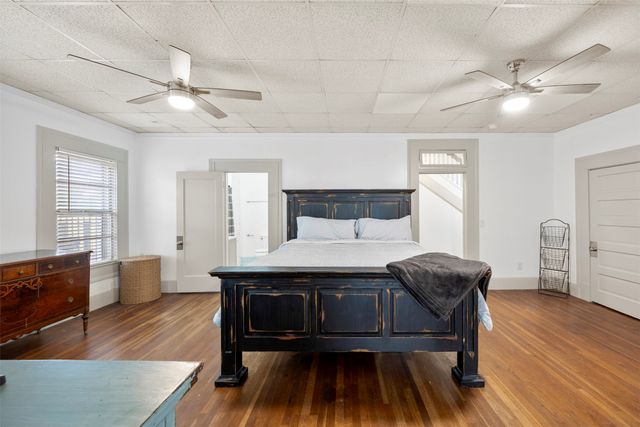 401 N Dallas Street, Ennis, TX 75119