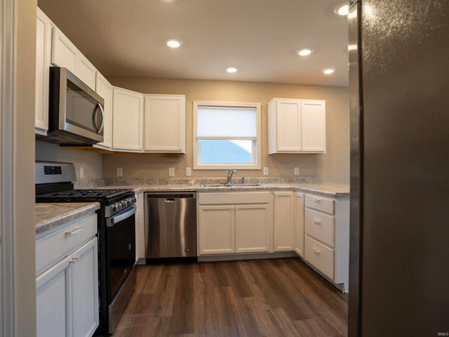 4922 Hammock Drive, Fort Wayne, IN 46818