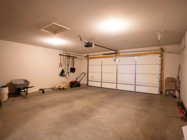 4922 Hammock Drive, Fort Wayne, IN 46818