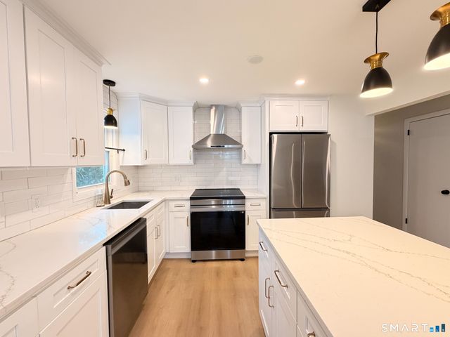 33 Forest Avenue, Groton, CT 06355