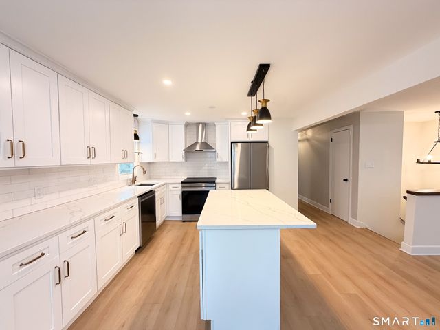 33 Forest Avenue, Groton, CT 06355