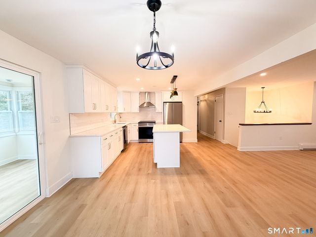 33 Forest Avenue, Groton, CT 06355