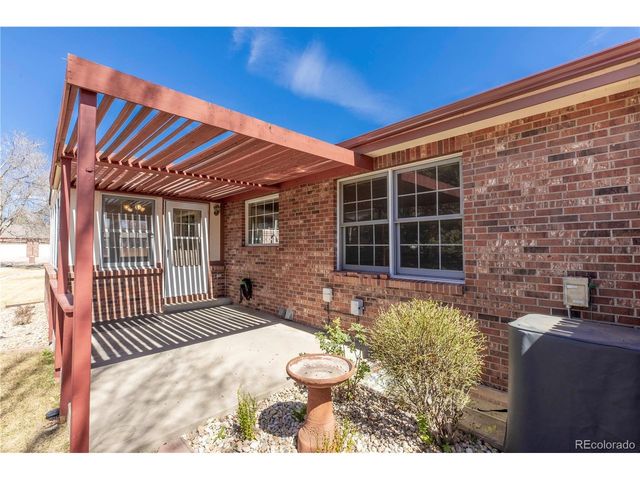 1437 Elmhurst Ln, Longmont, CO 80503