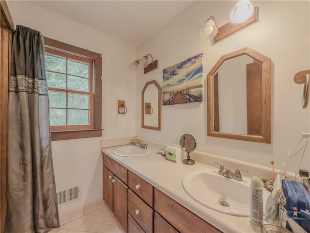 2960 Greenvalley Road, Snellville, GA 30078