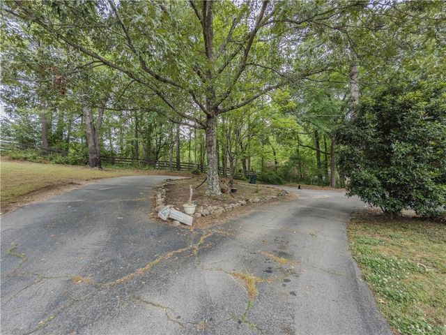 2960 Greenvalley Road, Snellville, GA 30078