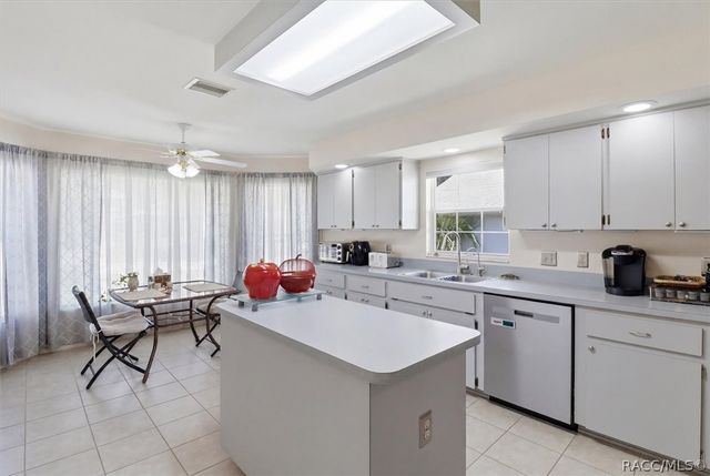 685 W Colbert Court, Beverly Hills, FL 34465