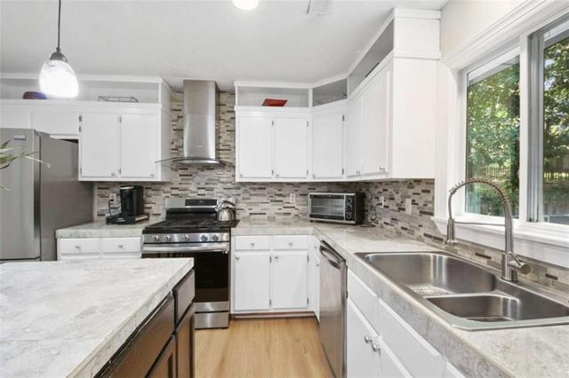 215 Pine Branch Drive, Stockbridge, GA 30281