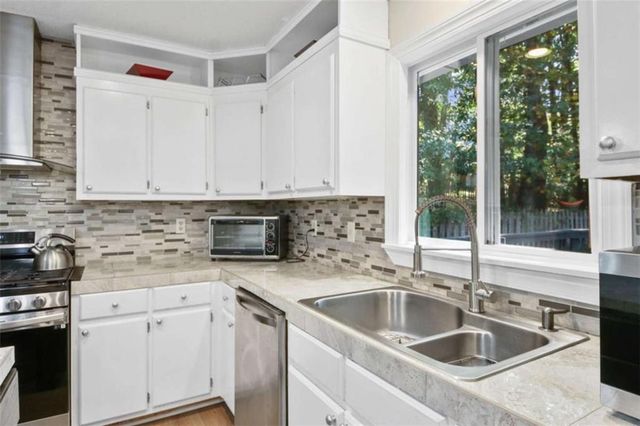 215 Pine Branch Drive, Stockbridge, GA 30281