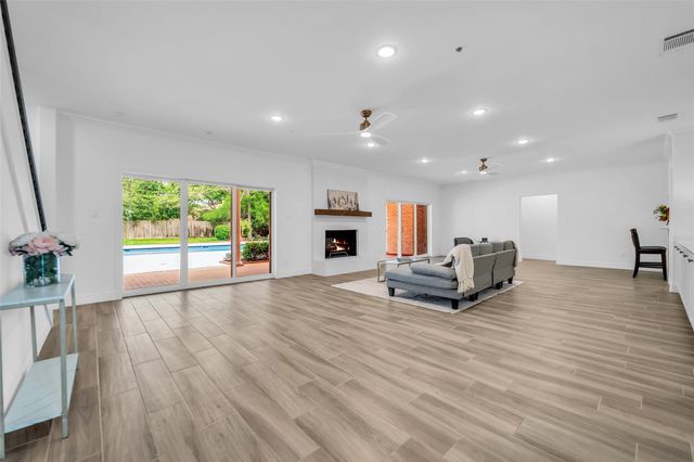 11314 S Williamsburg Drive, Piney Point Village, TX 77024