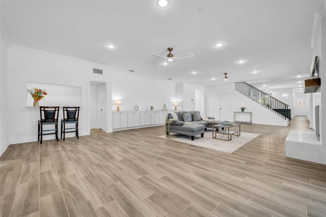 11314 S Williamsburg Drive, Piney Point Village, TX 77024