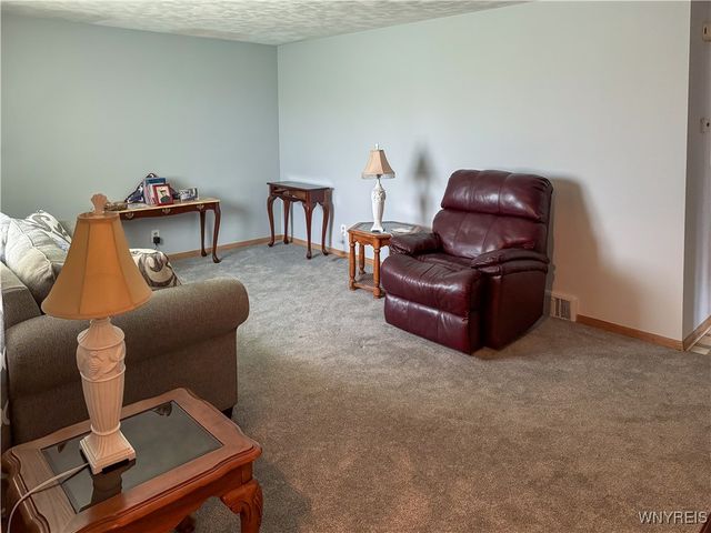 25 Trudy Lane, Cheektowaga, NY 14227