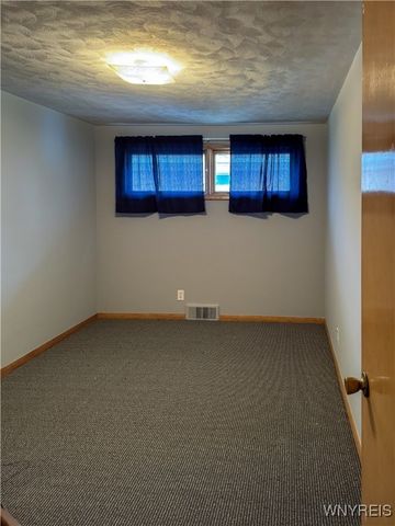 25 Trudy Lane, Cheektowaga, NY 14227