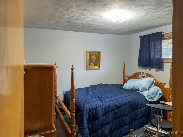 25 Trudy Lane, Cheektowaga, NY 14227