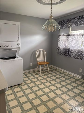 25 Trudy Lane, Cheektowaga, NY 14227